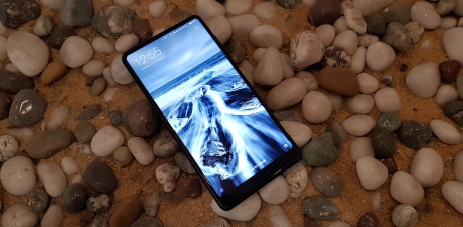Newly leaked Xiaomi Mi Mix 2S promo image reveals radical full