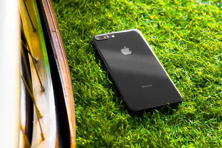 Обзор iPhone 8 и iPhone 8 Plus. Что изменилось и зачем его покупать?