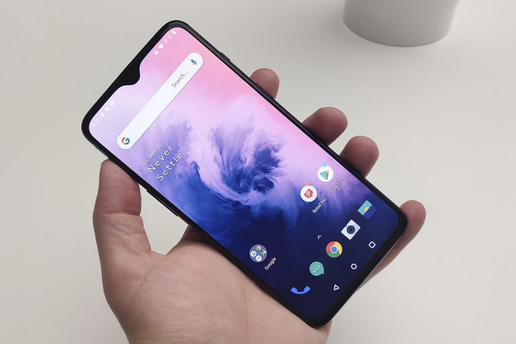 OnePlus 7 Review: Screen | Trusted Reviews